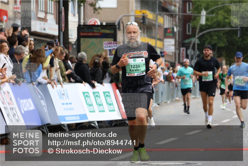 21.09.2025 - PSD Bank Halbmarathon Strokosch-Dieckow http://msf.ph/oto/8944741 21.09.2025 11:50:29 Ziel 1231, 1580, 2280, 2571, 2572, 2811, 3937 meine-sportfotos.de