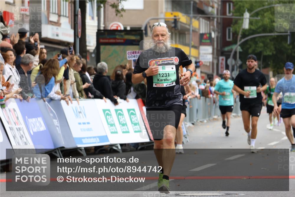 21.09.2025 - PSD Bank Halbmarathon Strokosch-Dieckow http://msf.ph/oto/8944742 21.09.2025 11:50:29 Ziel 1231, 1580, 2280, 2571, 2572, 2811, 3937 meine-sportfotos.de