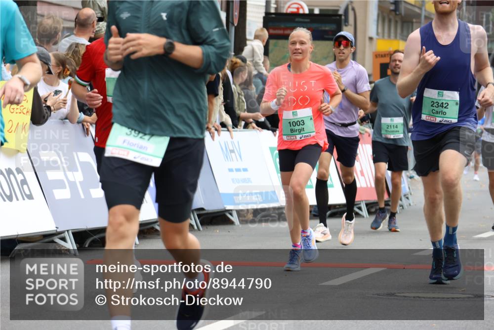 21.09.2025 - PSD Bank Halbmarathon Strokosch-Dieckow http://msf.ph/oto/8944790 21.09.2025 11:51:02 Ziel 1003, 1039, 1226, 1640, 1720, 2114, 2256, 2331, 2342, 2358, 2437, 2444, 2633, 2662, 3529, 3649, 3927 meine-sportfotos.de