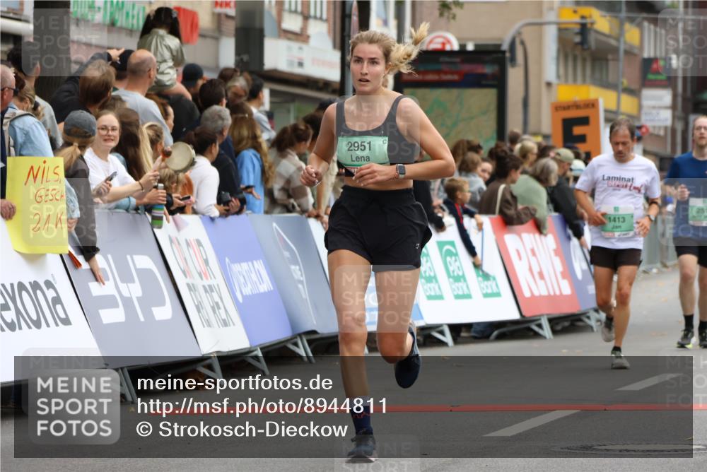 21.09.2025 - PSD Bank Halbmarathon Strokosch-Dieckow http://msf.ph/oto/8944811 21.09.2025 11:51:22 Ziel 1250, 1413, 2295, 2402, 2510, 2951 meine-sportfotos.de