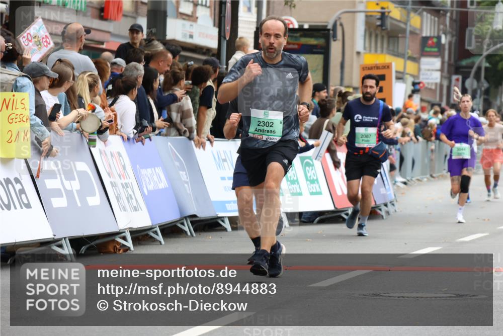 21.09.2025 - PSD Bank Halbmarathon Strokosch-Dieckow http://msf.ph/oto/8944883 21.09.2025 11:52:02 Ziel 1186, 2066, 2087, 2239, 2302, 3044, 3416, 4004 meine-sportfotos.de