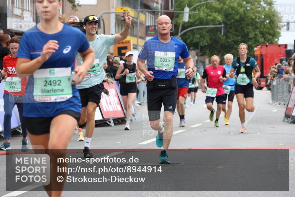21.09.2025 - PSD Bank Halbmarathon Strokosch-Dieckow http://msf.ph/oto/8944914 21.09.2025 11:52:19 Ziel 1506, 1508, 1600, 2237, 2327, 2356, 2375, 2492, 2512, 2554, 2654, 2835, 2844, 2917, 3141, 4001 meine-sportfotos.de