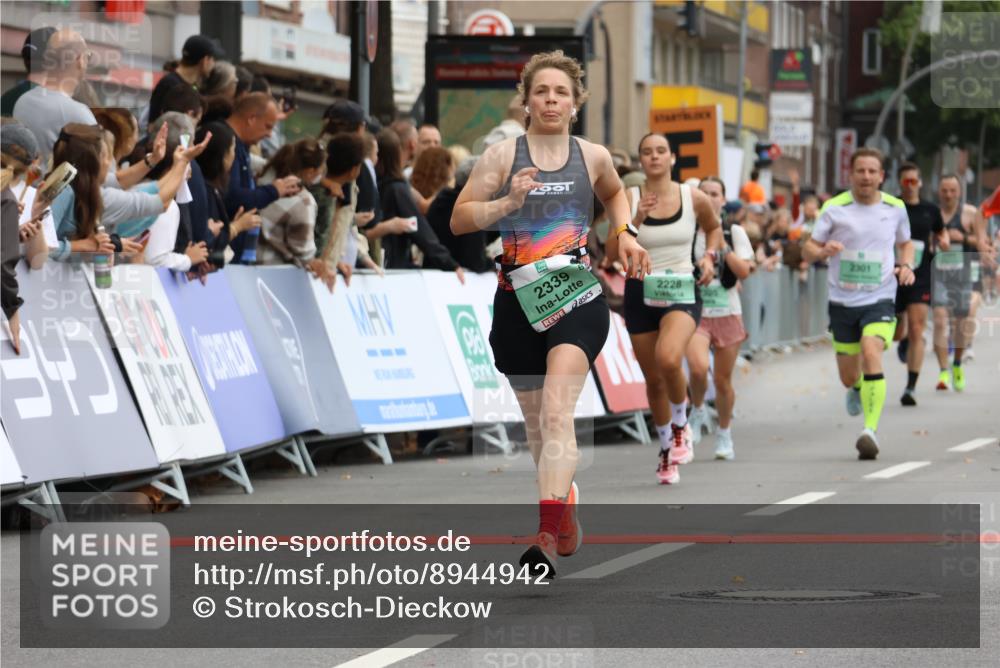 21.09.2025 - PSD Bank Halbmarathon Strokosch-Dieckow http://msf.ph/oto/8944942 21.09.2025 11:52:49 Ziel 1102, 2228, 2301, 2305, 2339 meine-sportfotos.de