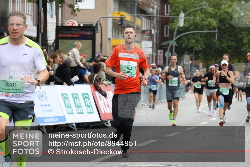 21.09.2025 - PSD Bank Halbmarathon Strokosch-Dieckow http://msf.ph/oto/8944951 21.09.2025 11:52:54 Ziel 1102, 1298, 1647, 2228, 2301, 2305, 2339, 2404, 3967 meine-sportfotos.de