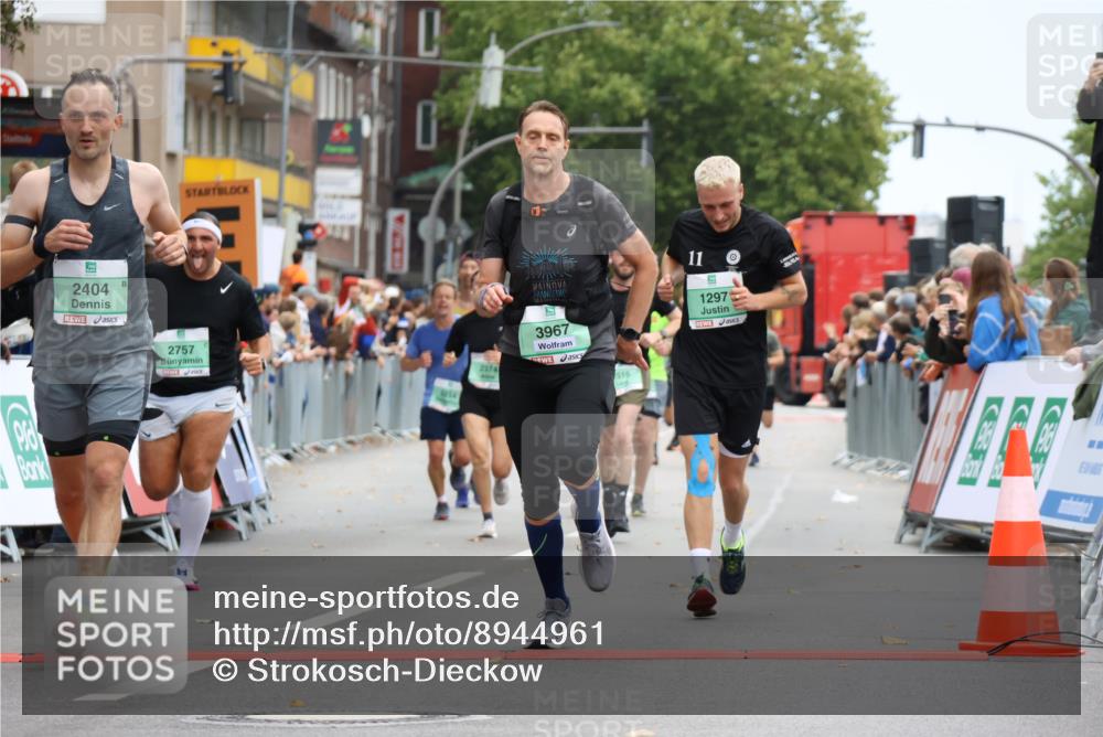 21.09.2025 - PSD Bank Halbmarathon Strokosch-Dieckow http://msf.ph/oto/8944961 21.09.2025 11:52:59 Ziel 1102, 1297, 1298, 1647, 2228, 2301, 2305, 2339, 2404, 2515, 2757, 3967 meine-sportfotos.de