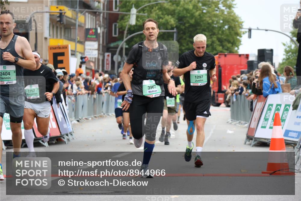 21.09.2025 - PSD Bank Halbmarathon Strokosch-Dieckow http://msf.ph/oto/8944966 21.09.2025 11:53:00 Ziel 1102, 1297, 1298, 1647, 2228, 2301, 2305, 2374, 2404, 2515, 2757, 3967 meine-sportfotos.de