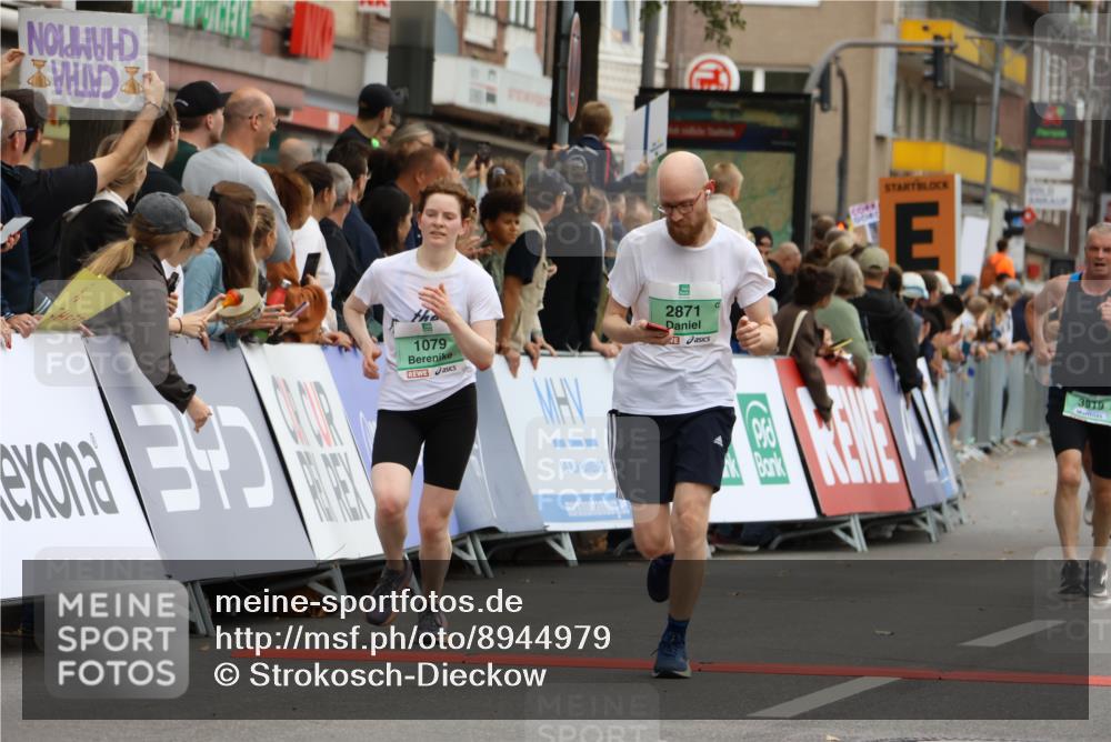 21.09.2025 - PSD Bank Halbmarathon Strokosch-Dieckow http://msf.ph/oto/8944979 21.09.2025 11:53:16 Ziel 1079, 2219, 2254, 2374, 2427, 2459, 2588, 2813, 2861, 2871, 3919, 4050 meine-sportfotos.de