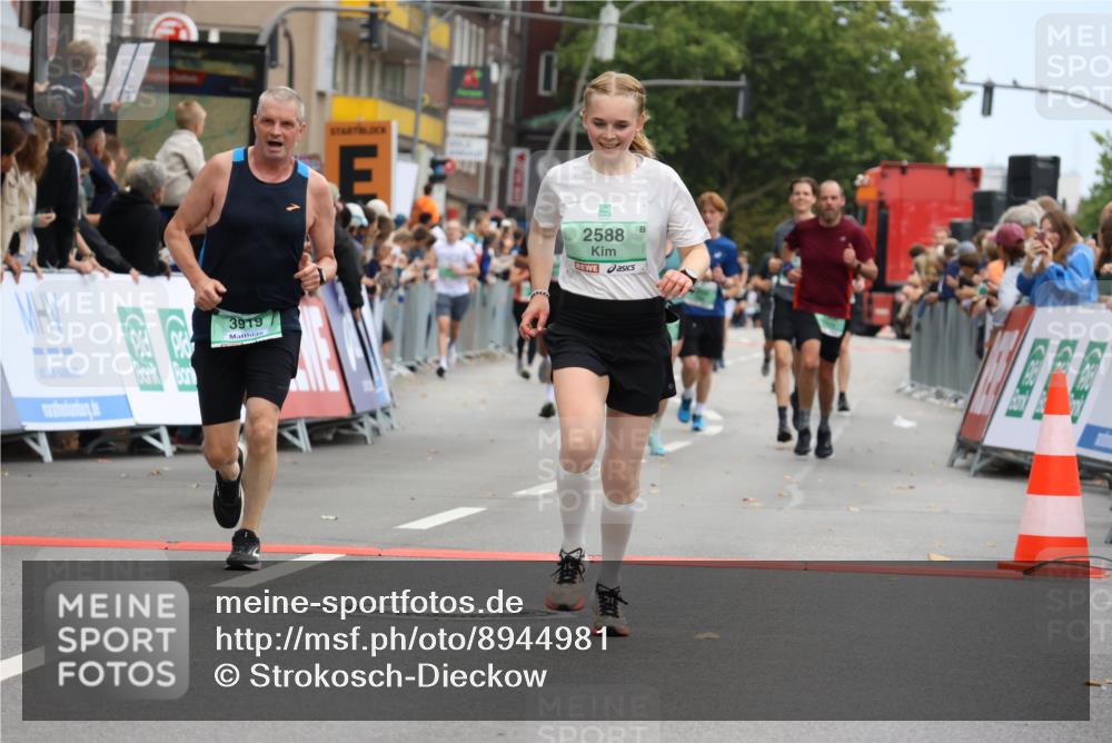21.09.2025 - PSD Bank Halbmarathon Strokosch-Dieckow http://msf.ph/oto/8944981 21.09.2025 11:53:19 Ziel 1079, 1366, 1770, 2427, 2459, 2588, 2813, 2861, 2871, 2876, 3919, 4050 meine-sportfotos.de