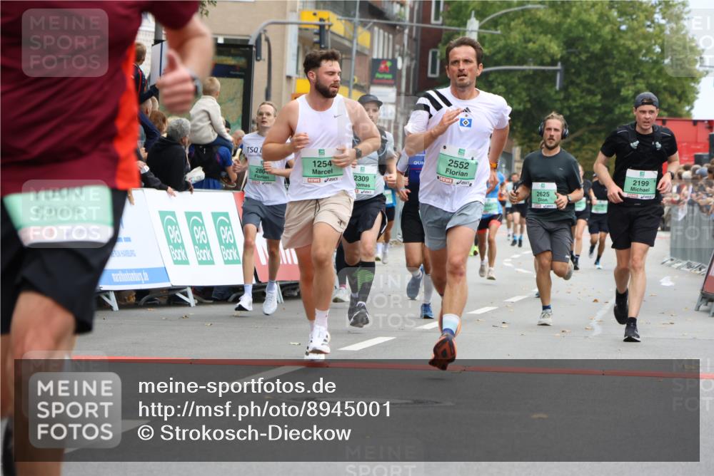 21.09.2025 - PSD Bank Halbmarathon Strokosch-Dieckow http://msf.ph/oto/8945001 21.09.2025 11:53:29 Ziel 1254, 1366, 1724, 1770, 2199, 2246, 2309, 2401, 2537, 2552, 2625, 2804, 2876, 2947, 3901, 3919, 4050 meine-sportfotos.de