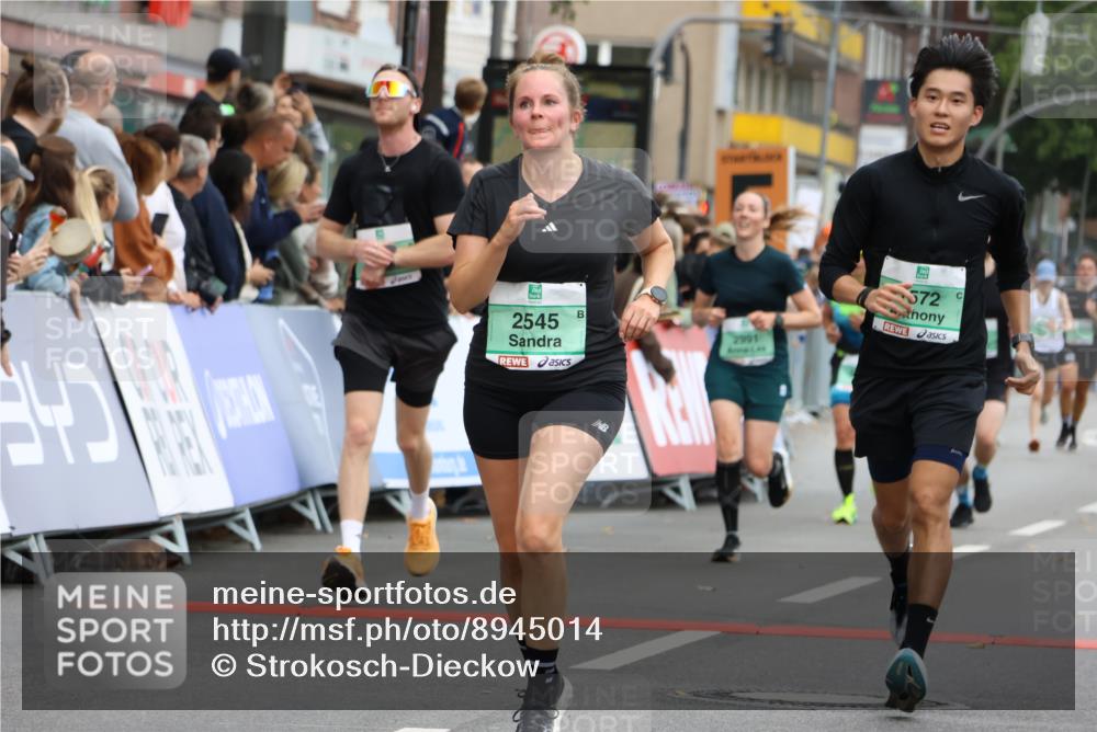 21.09.2025 - PSD Bank Halbmarathon Strokosch-Dieckow http://msf.ph/oto/8945014 21.09.2025 11:53:41 Ziel 1396, 1572, 1724, 1752, 2199, 2304, 2309, 2401, 2537, 2545, 2625, 2687, 2804, 2805, 2991, 3901, 3997 meine-sportfotos.de