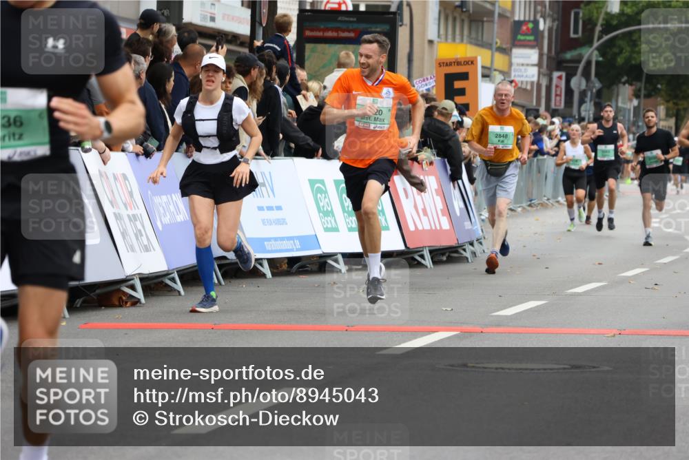 21.09.2025 - PSD Bank Halbmarathon Strokosch-Dieckow http://msf.ph/oto/8945043 21.09.2025 11:54:04 Ziel 2144, 2420, 2505, 2658, 2736, 2848, 3938 meine-sportfotos.de