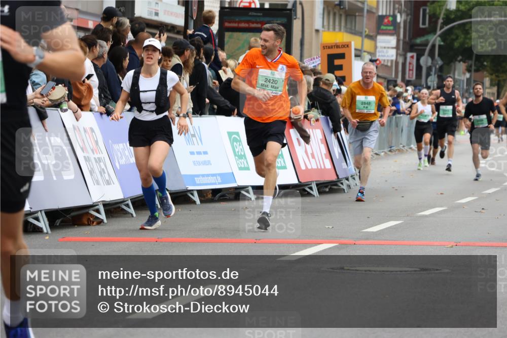 21.09.2025 - PSD Bank Halbmarathon Strokosch-Dieckow http://msf.ph/oto/8945044 21.09.2025 11:54:04 Ziel 2144, 2420, 2505, 2658, 2736, 2848, 3938 meine-sportfotos.de