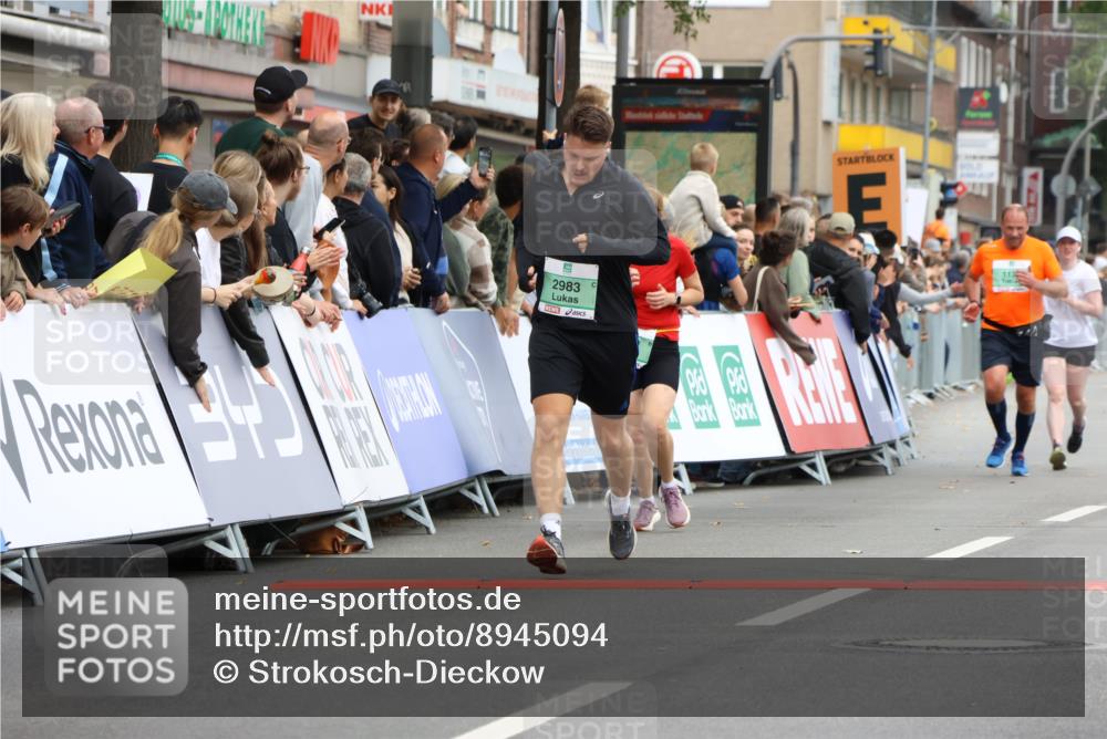 21.09.2025 - PSD Bank Halbmarathon Strokosch-Dieckow http://msf.ph/oto/8945094 21.09.2025 11:54:32 Ziel 1135, 1731, 2360, 2408, 2562, 2583, 2770, 2983, 2997, 3349, 3892, 3944 meine-sportfotos.de