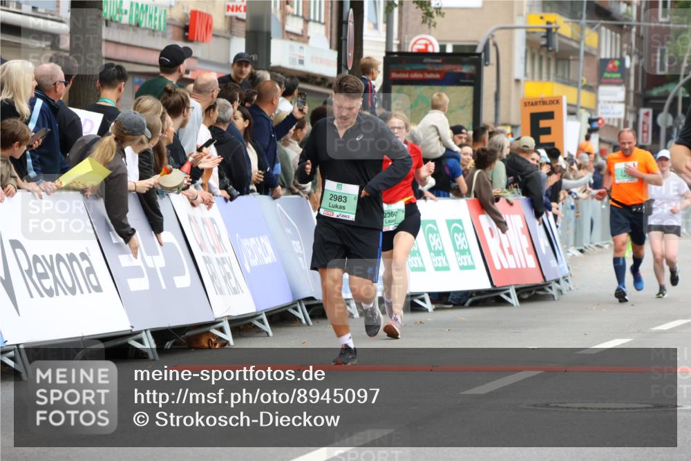 21.09.2025 - PSD Bank Halbmarathon Strokosch-Dieckow http://msf.ph/oto/8945097 21.09.2025 11:54:32 Ziel 1135, 1731, 2360, 2408, 2562, 2583, 2770, 2983, 2997, 3349, 3892, 3944 meine-sportfotos.de