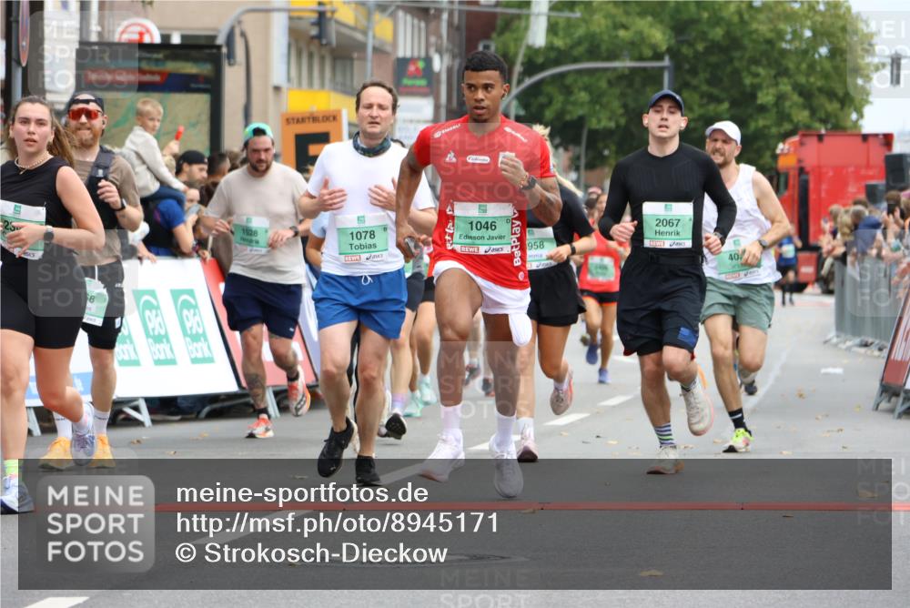 21.09.2025 - PSD Bank Halbmarathon Strokosch-Dieckow http://msf.ph/oto/8945171 21.09.2025 11:55:03 Ziel 1046, 1078, 1528, 2067, 2160, 2275, 2348, 2364, 2500, 2568, 2646, 3270, 3295, 3958, 3968, 4033 meine-sportfotos.de