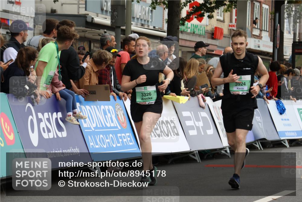 21.09.2025 - PSD Bank Halbmarathon Strokosch-Dieckow http://msf.ph/oto/8945178 21.09.2025 12:03:49 Ziel 1763, 1802, 3326, 3924 meine-sportfotos.de