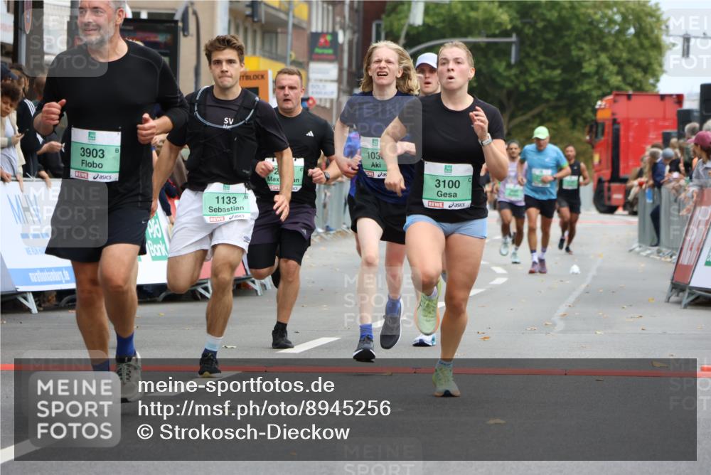21.09.2025 - PSD Bank Halbmarathon Strokosch-Dieckow http://msf.ph/oto/8945256 21.09.2025 11:55:58 Ziel 1038, 1133, 1273, 1536, 1568, 1615, 2187, 2218, 2323, 2456, 2488, 2535, 2626, 2636, 2678, 2792, 2829, 2901, 3100, 3166, 3903, 4062 meine-sportfotos.de
