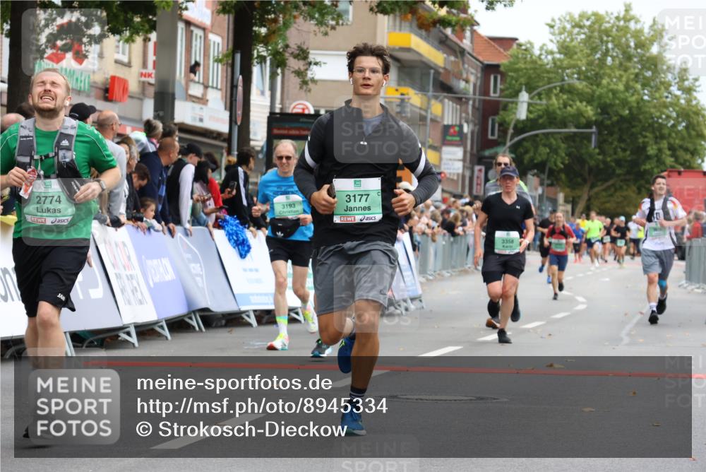 21.09.2025 - PSD Bank Halbmarathon Strokosch-Dieckow http://msf.ph/oto/8945334 21.09.2025 12:04:46 Ziel 1699, 1760, 2507, 2774, 2879, 2921, 3005, 3116, 3177, 3193, 3358, 3976 meine-sportfotos.de