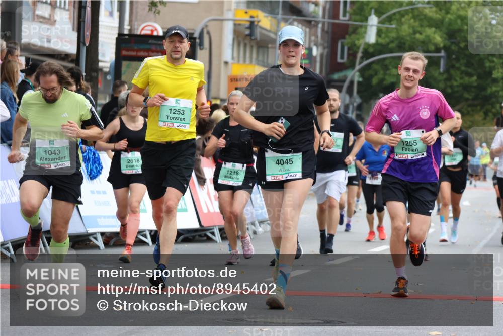 21.09.2025 - PSD Bank Halbmarathon Strokosch-Dieckow http://msf.ph/oto/8945402 21.09.2025 12:05:16 Ziel 1043, 1171, 1218, 1219, 1253, 1255, 1387, 2097, 2618, 3262, 3267, 4021, 4045 meine-sportfotos.de