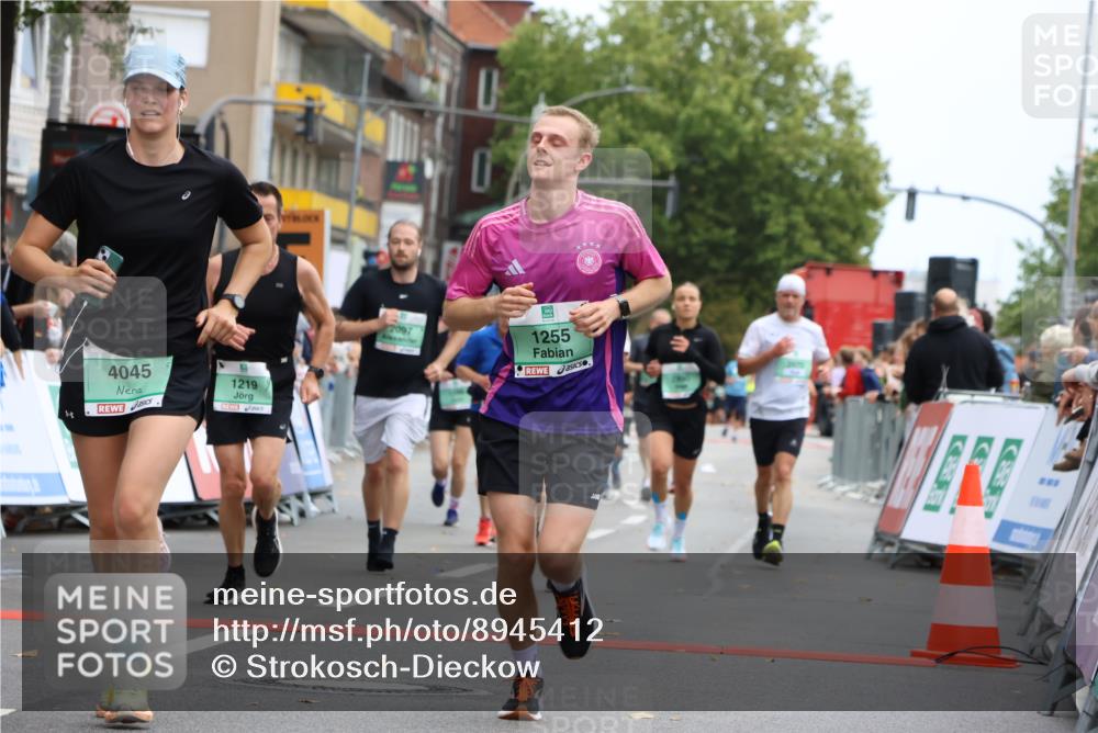 21.09.2025 - PSD Bank Halbmarathon Strokosch-Dieckow http://msf.ph/oto/8945412 21.09.2025 12:05:18 Ziel 1043, 1171, 1218, 1219, 1253, 1255, 1387, 2097, 2618, 2890, 3262, 3267, 3970, 4021, 4045 meine-sportfotos.de