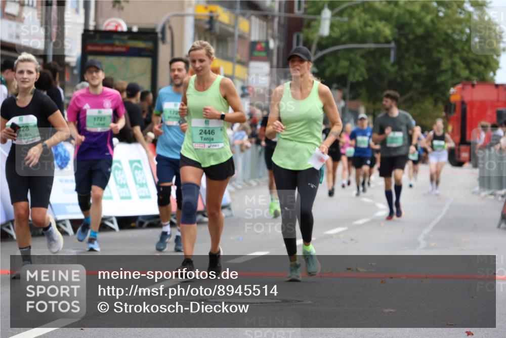 21.09.2025 - PSD Bank Halbmarathon Strokosch-Dieckow http://msf.ph/oto/8945514 21.09.2025 12:05:51 Ziel 1726, 1727, 2446, 2963, 3234, 3428, 3653 meine-sportfotos.de