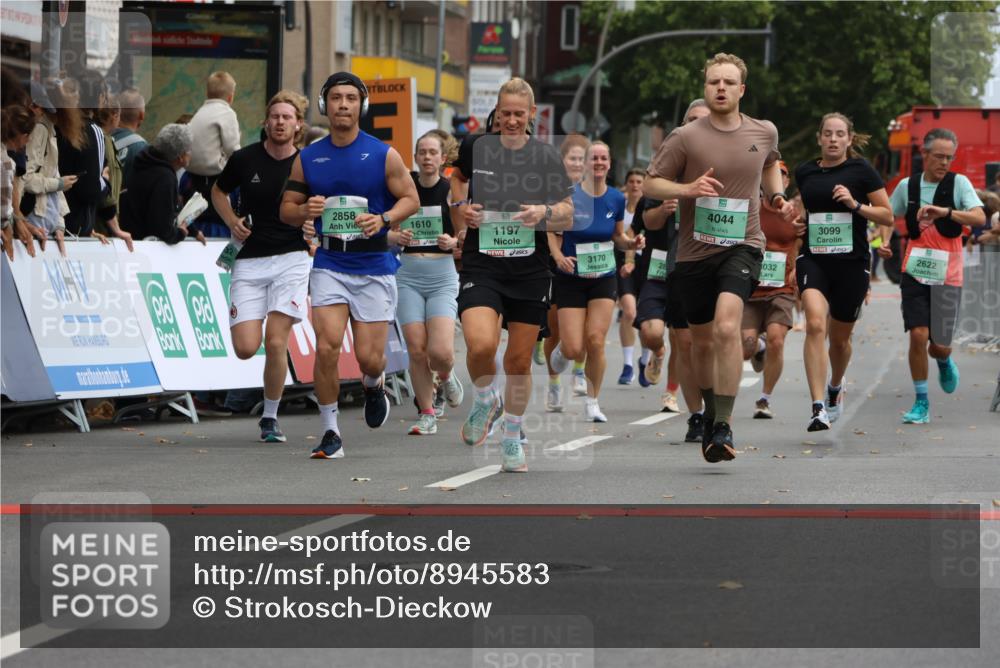 21.09.2025 - PSD Bank Halbmarathon Strokosch-Dieckow http://msf.ph/oto/8945583 21.09.2025 11:58:25 Ziel 1197, 1275, 1276, 1322, 1610, 1611, 2289, 2324, 2343, 2622, 2637, 2826, 2832, 2858, 2961, 3032, 3092, 3099, 3170, 3314, 3960, 4044 meine-sportfotos.de