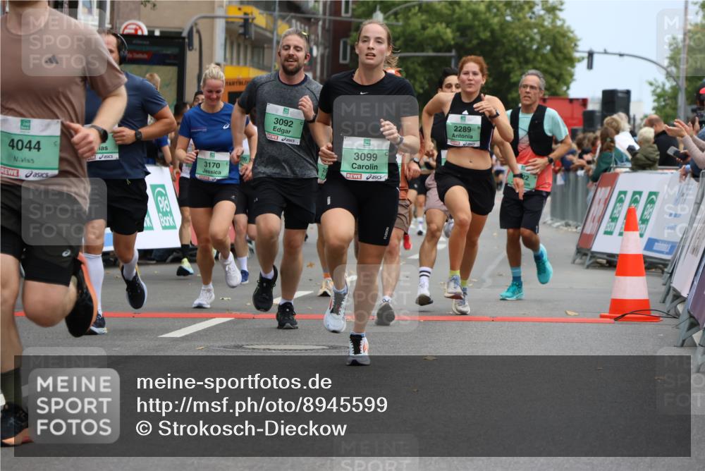 21.09.2025 - PSD Bank Halbmarathon Strokosch-Dieckow http://msf.ph/oto/8945599 21.09.2025 11:58:29 Ziel 1197, 1275, 1276, 1322, 1610, 2289, 2324, 2343, 2482, 2622, 2637, 2826, 2832, 2858, 2961, 3032, 3092, 3099, 3170, 3314, 3960, 4044 meine-sportfotos.de