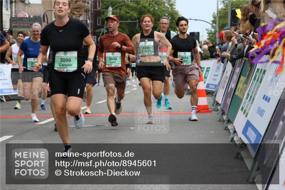 21.09.2025 - PSD Bank Halbmarathon Strokosch-Dieckow http://msf.ph/oto/8945601 21.09.2025 11:58:30 Ziel 1197, 1275, 1276, 1610, 2289, 2324, 2343, 2482, 2622, 2637, 2826, 2832, 2858, 2961, 3032, 3092, 3099, 3170, 3314, 3960, 4044 meine-sportfotos.de