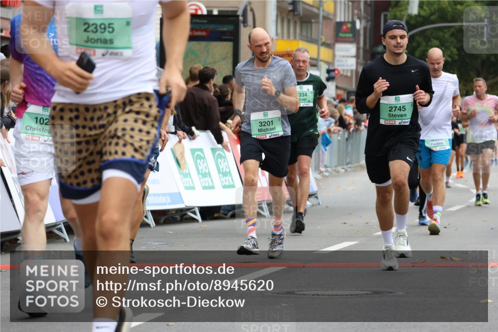 21.09.2025 - PSD Bank Halbmarathon Strokosch-Dieckow http://msf.ph/oto/8945620 21.09.2025 12:06:22 Ziel 1021, 1296, 1334, 2395, 2433, 2689, 2712, 2745, 2920, 2998, 3030, 3201, 3254, 3955 meine-sportfotos.de