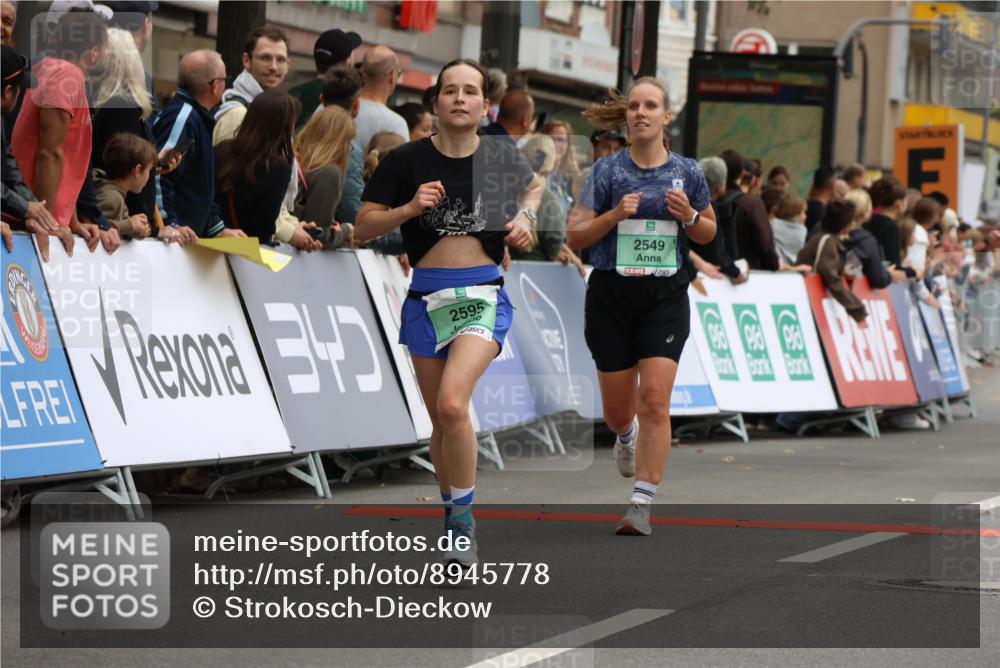 21.09.2025 - PSD Bank Halbmarathon Strokosch-Dieckow http://msf.ph/oto/8945778 21.09.2025 11:59:39 Ziel 1042, 1075, 1367, 1700, 2517, 2549, 2558, 2574, 2595, 2645, 2918, 3152, 3217, 3990, 4049 meine-sportfotos.de