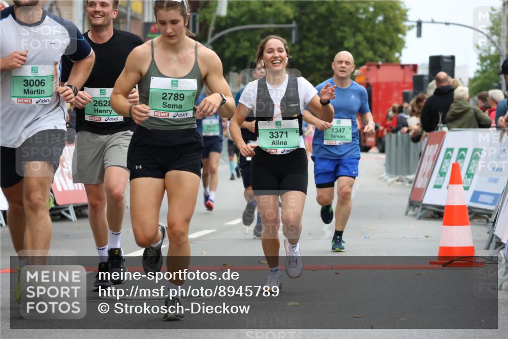 21.09.2025 - PSD Bank Halbmarathon Strokosch-Dieckow http://msf.ph/oto/8945789 21.09.2025 12:07:04 Ziel 1347, 1388, 1571, 1594, 2223, 2628, 2671, 2693, 2789, 2999, 3006, 3068, 3259, 3371, 3931 meine-sportfotos.de