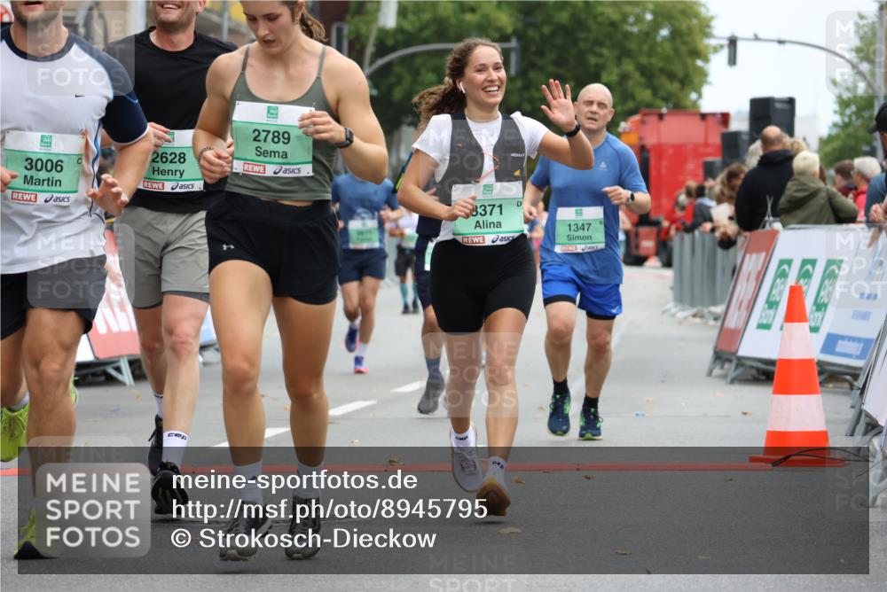 21.09.2025 - PSD Bank Halbmarathon Strokosch-Dieckow http://msf.ph/oto/8945795 21.09.2025 12:07:04 Ziel 1347, 1388, 1571, 1594, 2223, 2628, 2671, 2693, 2789, 2999, 3006, 3068, 3259, 3371, 3931 meine-sportfotos.de