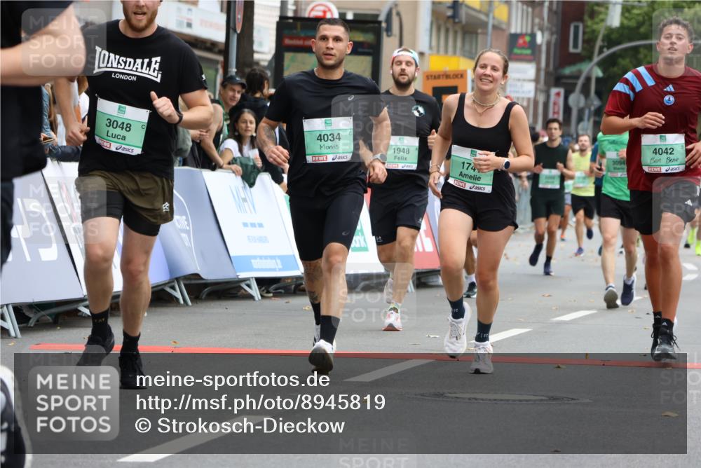21.09.2025 - PSD Bank Halbmarathon Strokosch-Dieckow http://msf.ph/oto/8945819 21.09.2025 11:59:52 Ziel 1075, 1481, 1741, 1948, 2490, 2530, 2721, 2782, 2918, 2929, 3048, 3094, 4034, 4042, 4049 meine-sportfotos.de