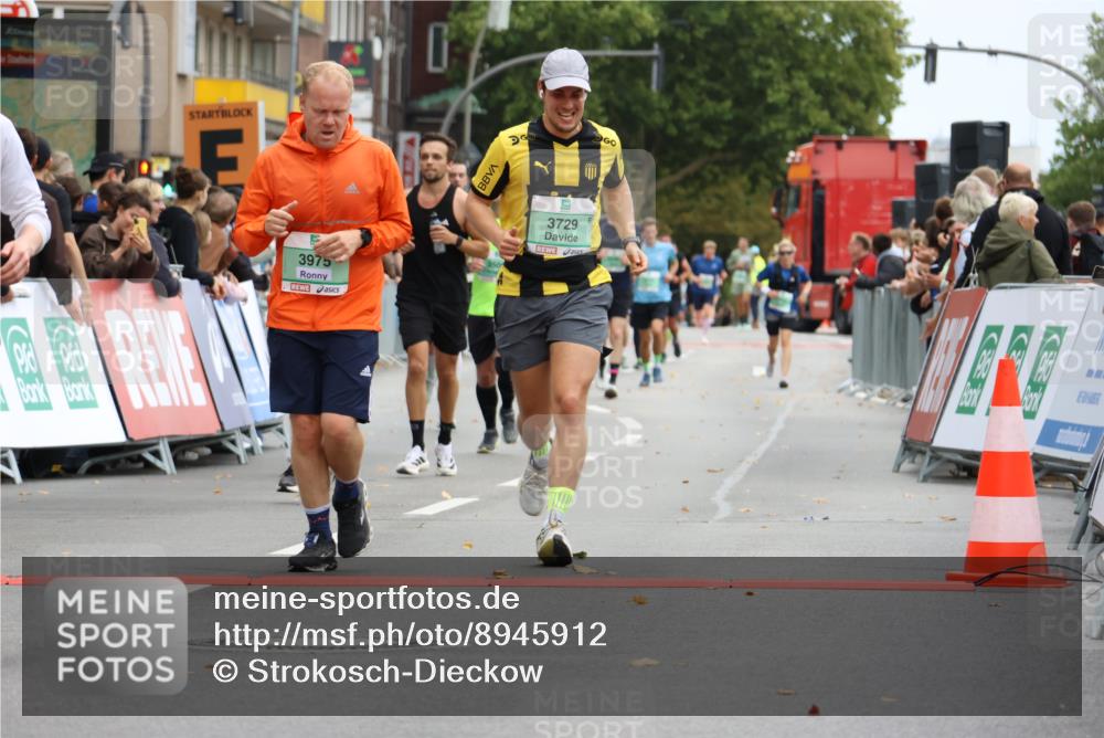21.09.2025 - PSD Bank Halbmarathon Strokosch-Dieckow http://msf.ph/oto/8945912 21.09.2025 12:07:42 Ziel 2493, 2956, 3396, 3729, 3746, 3910, 3948, 3975 meine-sportfotos.de