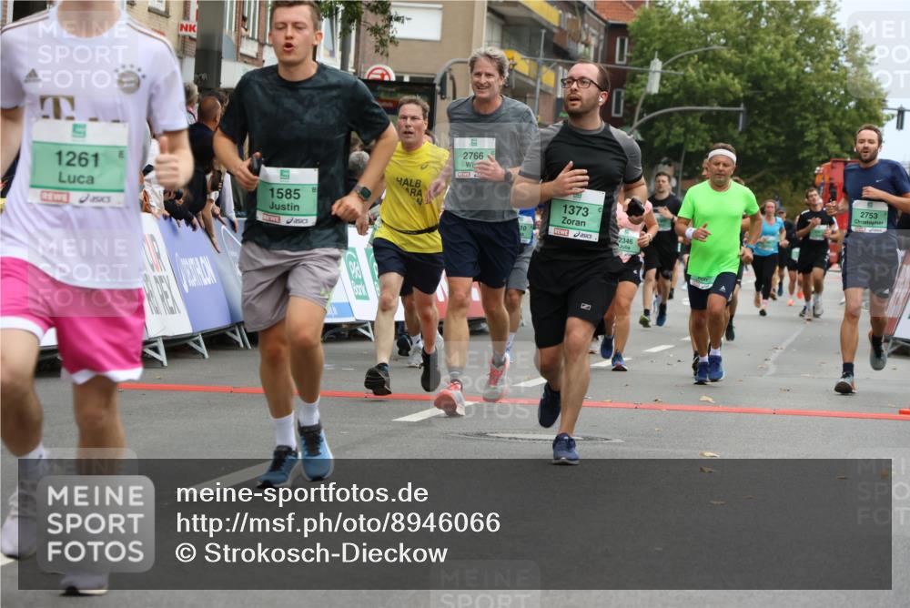 21.09.2025 - PSD Bank Halbmarathon Strokosch-Dieckow http://msf.ph/oto/8946066 21.09.2025 12:01:33 Ziel 1201, 1261, 1373, 1376, 1395, 1400, 1585, 1789, 2345, 2346, 2367, 2384, 2418, 2495, 2686, 2710, 2730, 2753, 2766, 2819, 2943, 3011, 3053, 3132, 3187, 3352, 3406, 3565, 3951, 3952, 3973 meine-sportfotos.de