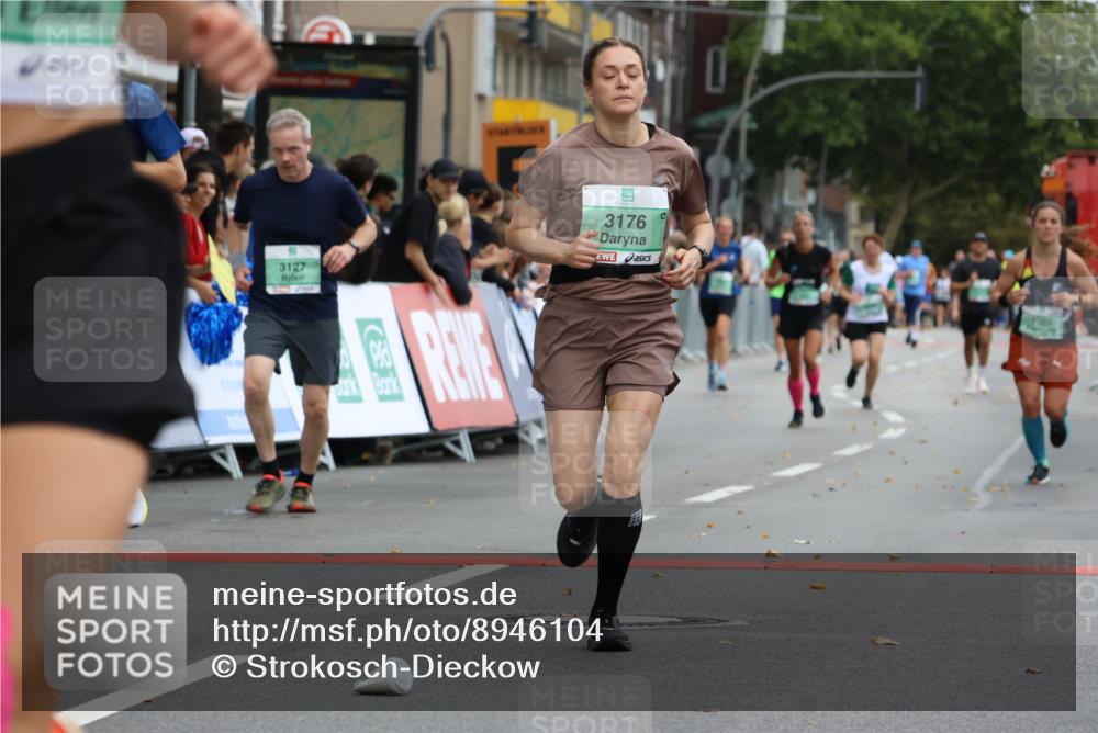 21.09.2025 - PSD Bank Halbmarathon Strokosch-Dieckow http://msf.ph/oto/8946104 21.09.2025 12:09:02 Ziel 1080, 1267, 1268, 1729, 1730, 1954, 2643, 3127, 3176, 3378, 3392, 3983 meine-sportfotos.de