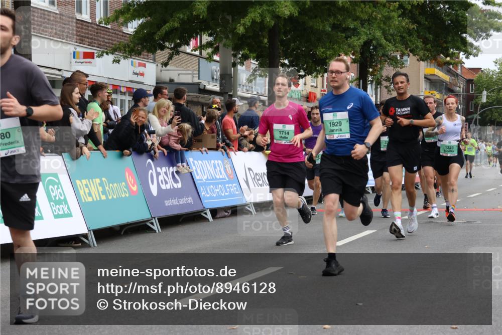 21.09.2025 - PSD Bank Halbmarathon Strokosch-Dieckow http://msf.ph/oto/8946128 21.09.2025 12:01:55 Ziel 1084, 1323, 1377, 1713, 1714, 1790, 1929, 2284, 2464, 2474, 2514, 2563, 2720, 2738, 2741, 2922, 2924, 2938, 3157, 3180, 3395, 3814, 3940 meine-sportfotos.de