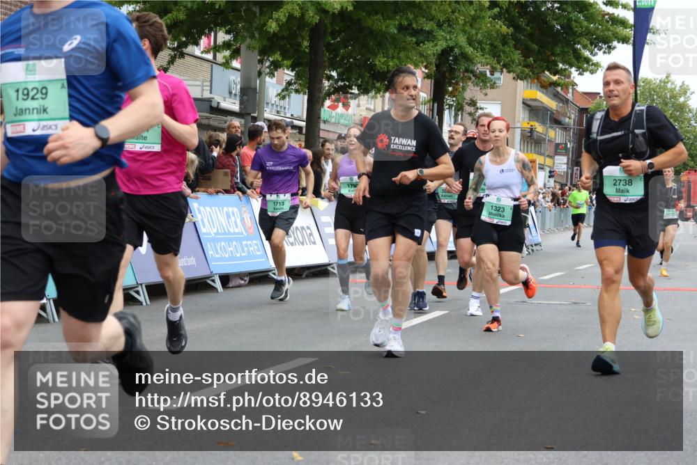 21.09.2025 - PSD Bank Halbmarathon Strokosch-Dieckow http://msf.ph/oto/8946133 21.09.2025 12:01:56 Ziel 1084, 1323, 1377, 1713, 1714, 1790, 1929, 2464, 2514, 2563, 2738, 2741, 2922, 2924, 2938, 3157, 3180, 3395, 3814, 3940 meine-sportfotos.de