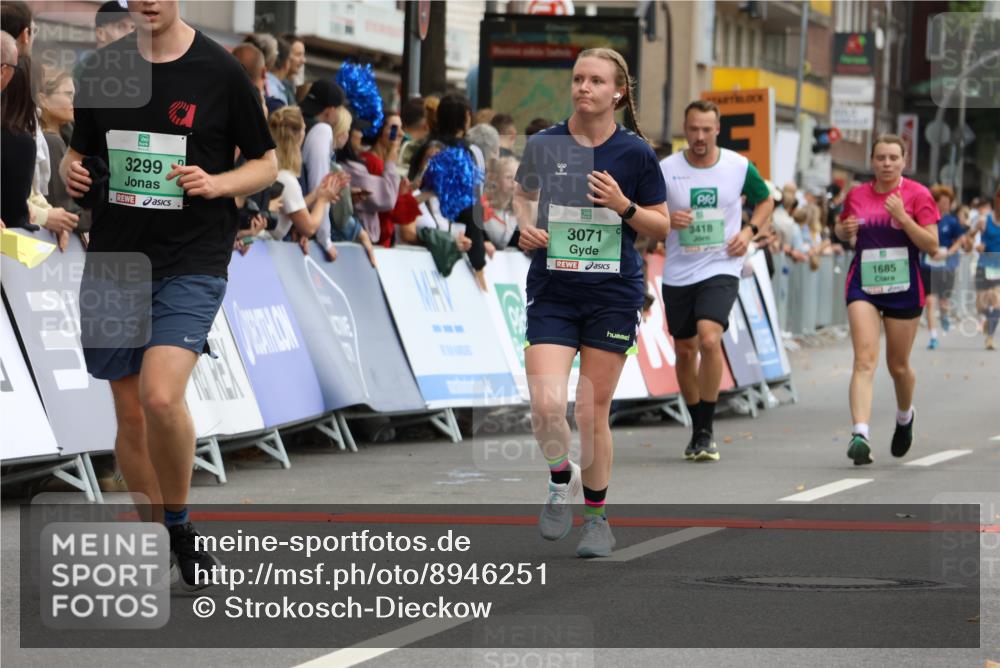 21.09.2025 - PSD Bank Halbmarathon Strokosch-Dieckow http://msf.ph/oto/8946251 21.09.2025 12:02:47 Ziel 1574, 1685, 2448, 3071, 3114, 3130, 3299, 3418 meine-sportfotos.de
