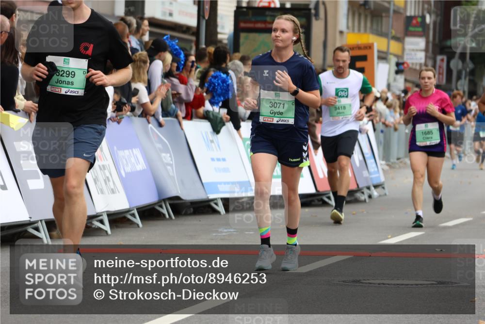 21.09.2025 - PSD Bank Halbmarathon Strokosch-Dieckow http://msf.ph/oto/8946253 21.09.2025 12:02:47 Ziel 1574, 1685, 2448, 3071, 3114, 3130, 3299, 3418 meine-sportfotos.de