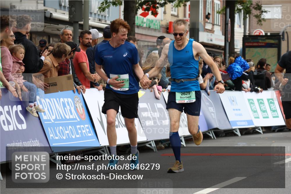 21.09.2025 - PSD Bank Halbmarathon Strokosch-Dieckow http://msf.ph/oto/8946279 21.09.2025 12:03:02 Ziel 1664, 2629, 3113, 3965, 3986 meine-sportfotos.de