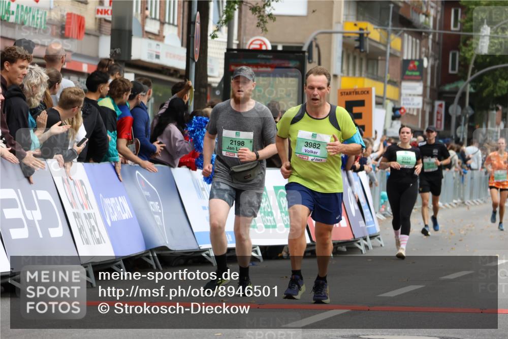 21.09.2025 - PSD Bank Halbmarathon Strokosch-Dieckow http://msf.ph/oto/8946501 21.09.2025 12:13:08 Ziel 1553, 2198, 3002, 3534, 3982 meine-sportfotos.de