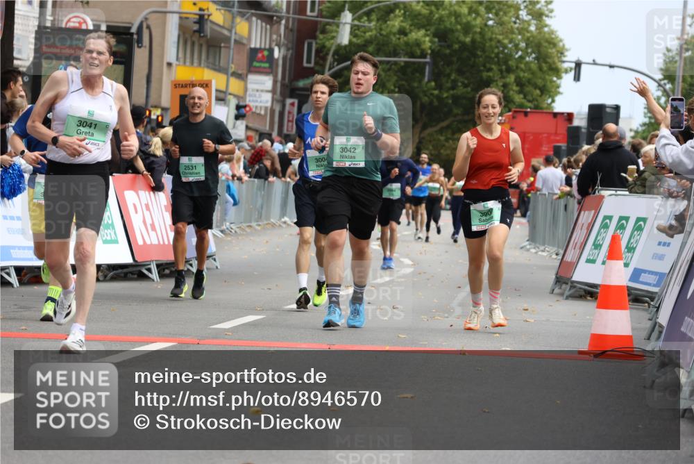 21.09.2025 - PSD Bank Halbmarathon Strokosch-Dieckow http://msf.ph/oto/8946570 21.09.2025 12:13:53 Ziel 1199, 1668, 1669, 2531, 2841, 2885, 3004, 3041, 3042, 3466, 3540, 3908 meine-sportfotos.de