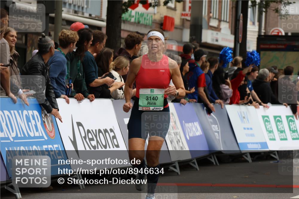 21.09.2025 - PSD Bank Halbmarathon Strokosch-Dieckow http://msf.ph/oto/8946634 21.09.2025 12:14:59 Ziel 1071, 1072, 1384, 1587, 1588, 1589, 1641, 3140, 3191, 3517, 3560, 3902 meine-sportfotos.de