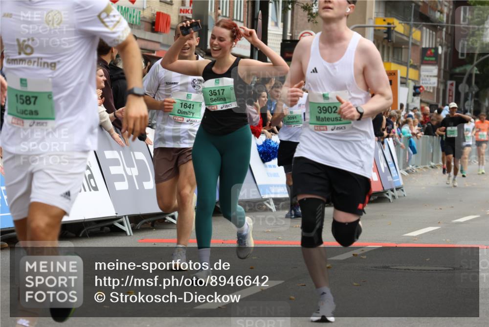21.09.2025 - PSD Bank Halbmarathon Strokosch-Dieckow http://msf.ph/oto/8946642 21.09.2025 12:15:05 Ziel 1071, 1072, 1384, 1587, 1588, 1589, 1641, 3091, 3140, 3191, 3433, 3517, 3902 meine-sportfotos.de