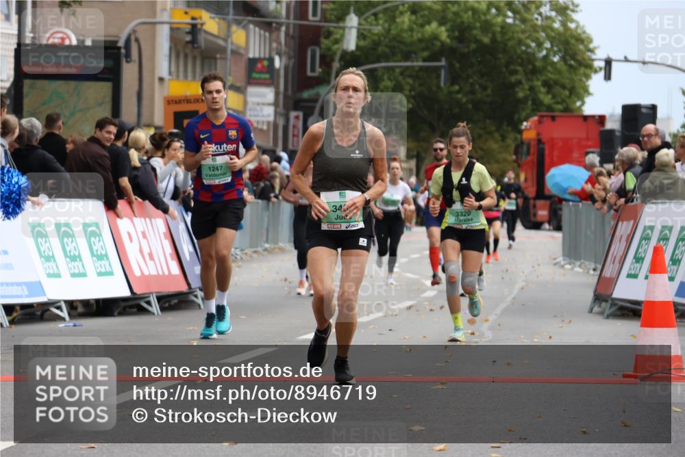 21.09.2025 - PSD Bank Halbmarathon Strokosch-Dieckow http://msf.ph/oto/8946719 21.09.2025 12:16:01 Ziel 1247, 3320, 3397, 3434 meine-sportfotos.de