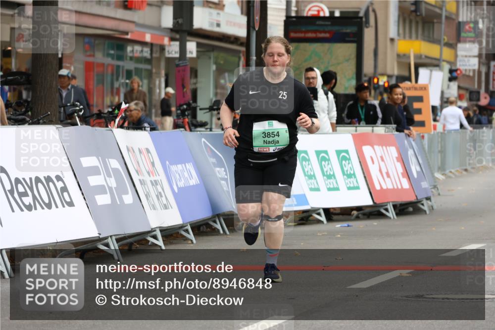 21.09.2025 - PSD Bank Halbmarathon Strokosch-Dieckow http://msf.ph/oto/8946848 21.09.2025 12:55:12 Ziel 1422, 1423, 1424, 1425, 3854 meine-sportfotos.de