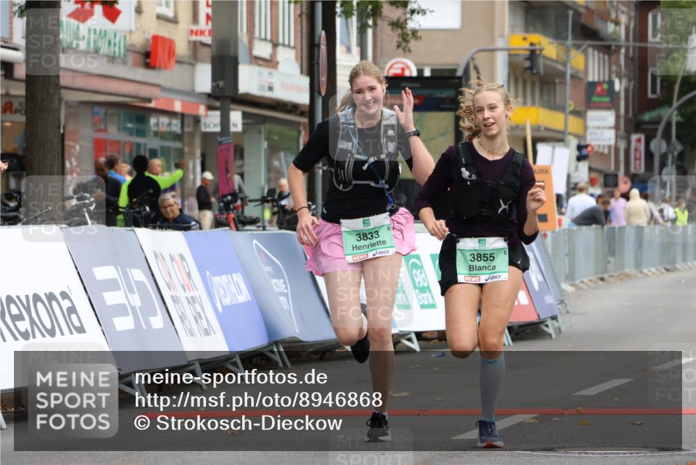 21.09.2025 - PSD Bank Halbmarathon Strokosch-Dieckow http://msf.ph/oto/8946868 21.09.2025 12:56:33 Ziel 3833, 3855 meine-sportfotos.de