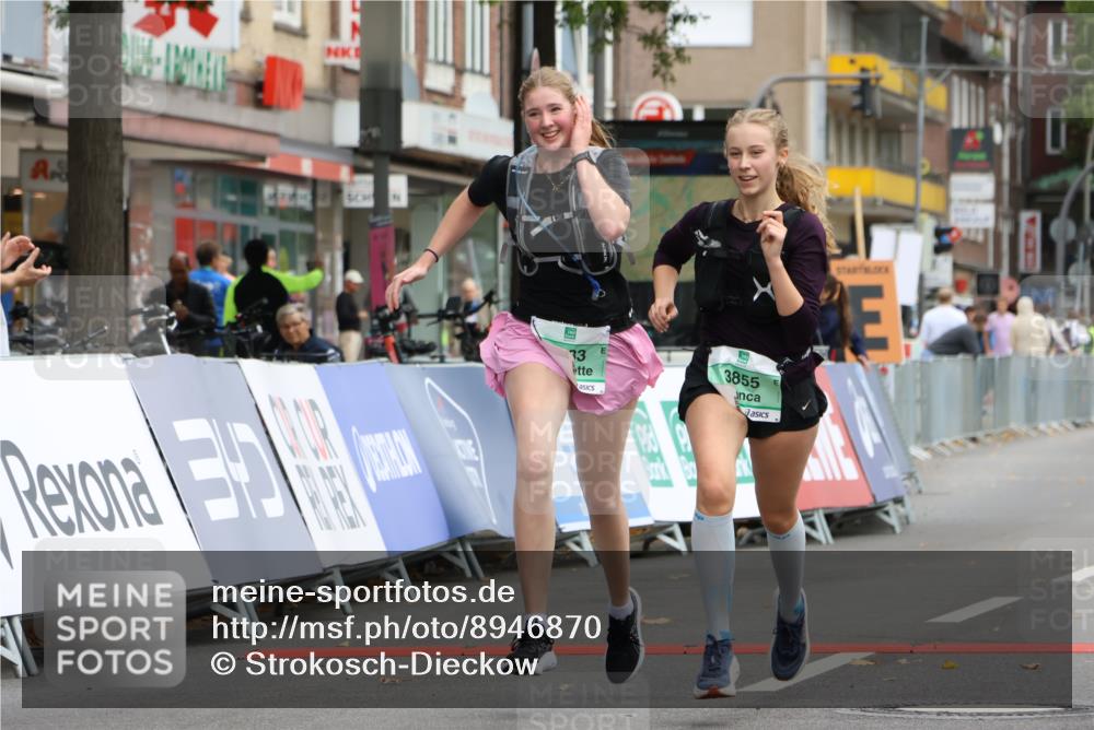 21.09.2025 - PSD Bank Halbmarathon Strokosch-Dieckow http://msf.ph/oto/8946870 21.09.2025 12:56:33 Ziel 3833, 3855 meine-sportfotos.de
