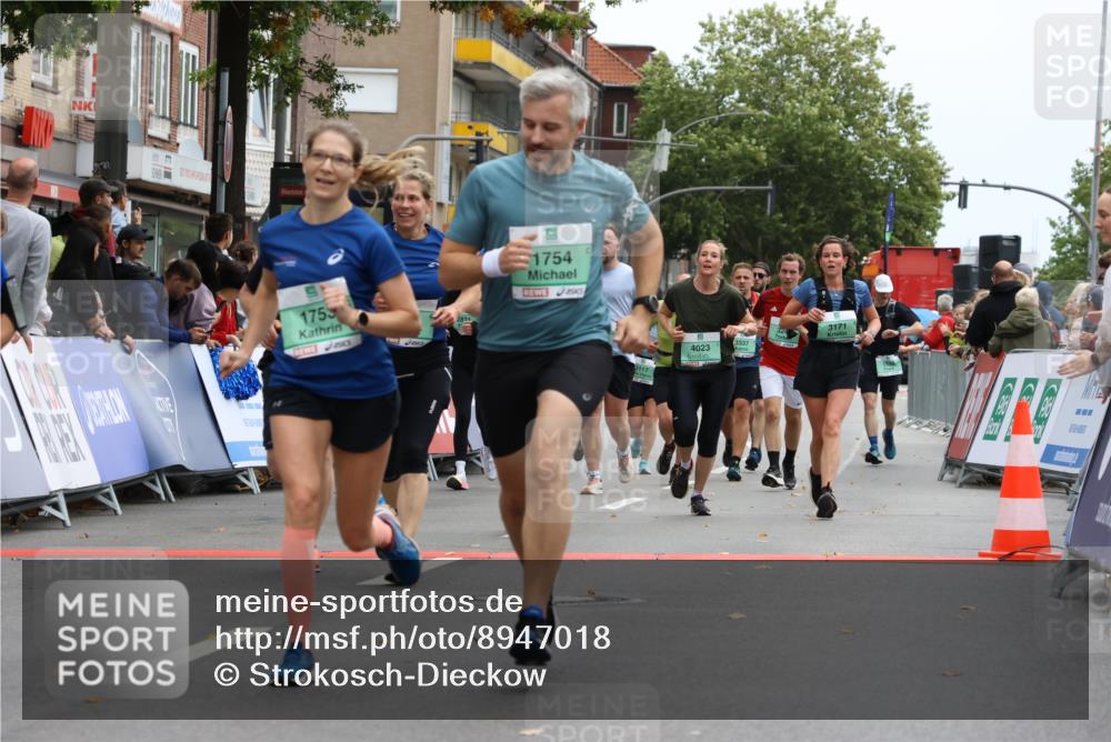 21.09.2025 - PSD Bank Halbmarathon Strokosch-Dieckow http://msf.ph/oto/8947018 21.09.2025 12:17:38 Ziel 1119, 1207, 1503, 1590, 1753, 1754, 2831, 2869, 2937, 3120, 3171, 3195, 3247, 3310, 3337, 3462, 3523, 4023, 4027 meine-sportfotos.de